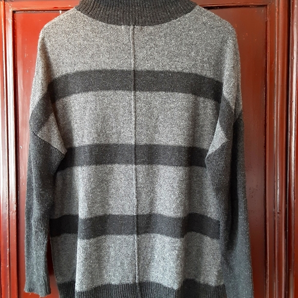 Long tunic sweater - Picture 2 of 2